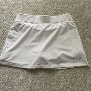 kids large skirt but fits like a women’s xs-s, new without tags